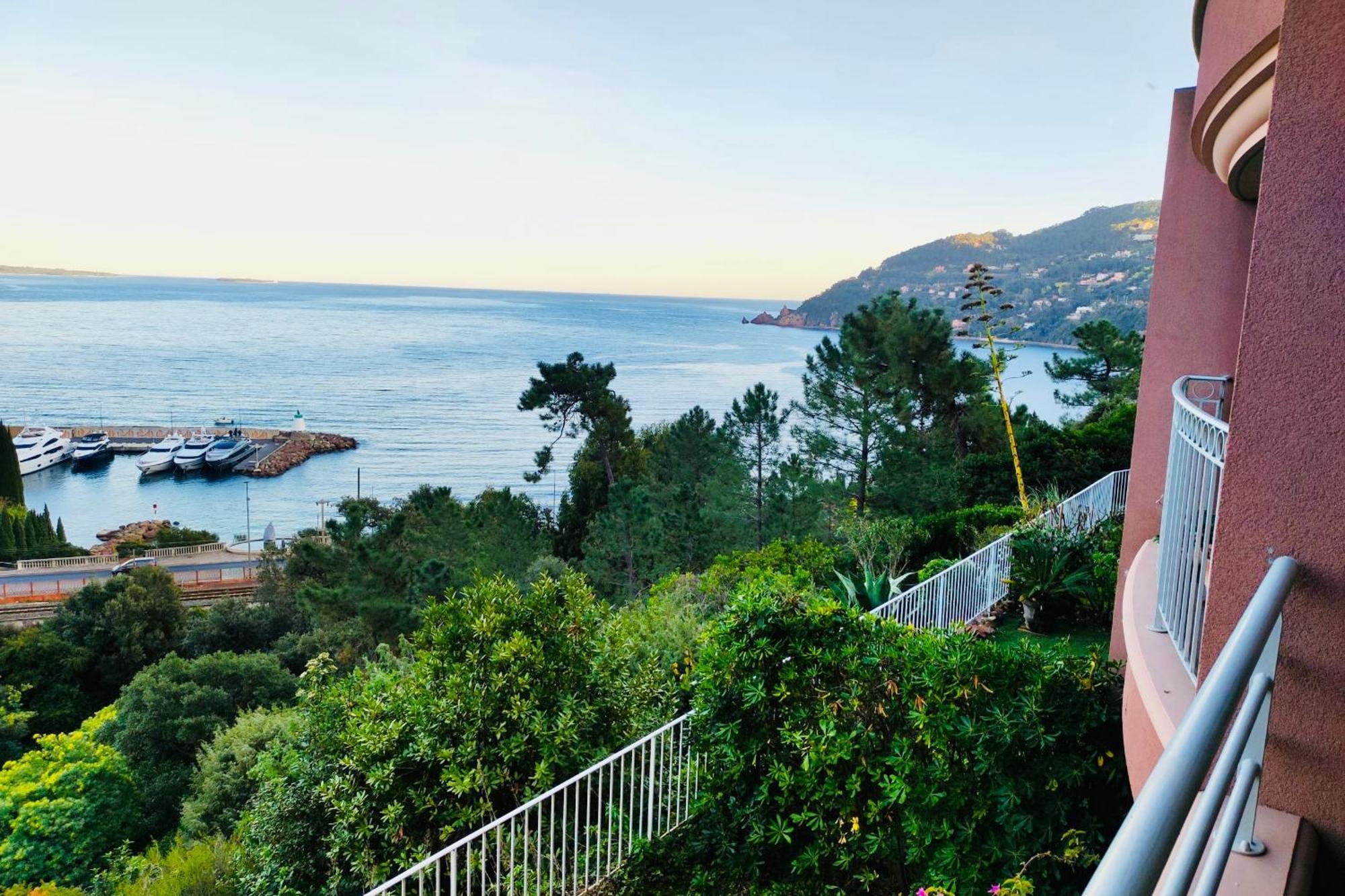 Superbe 3 Pieces Sur La Baie De Theoule Apartamento Exterior foto
